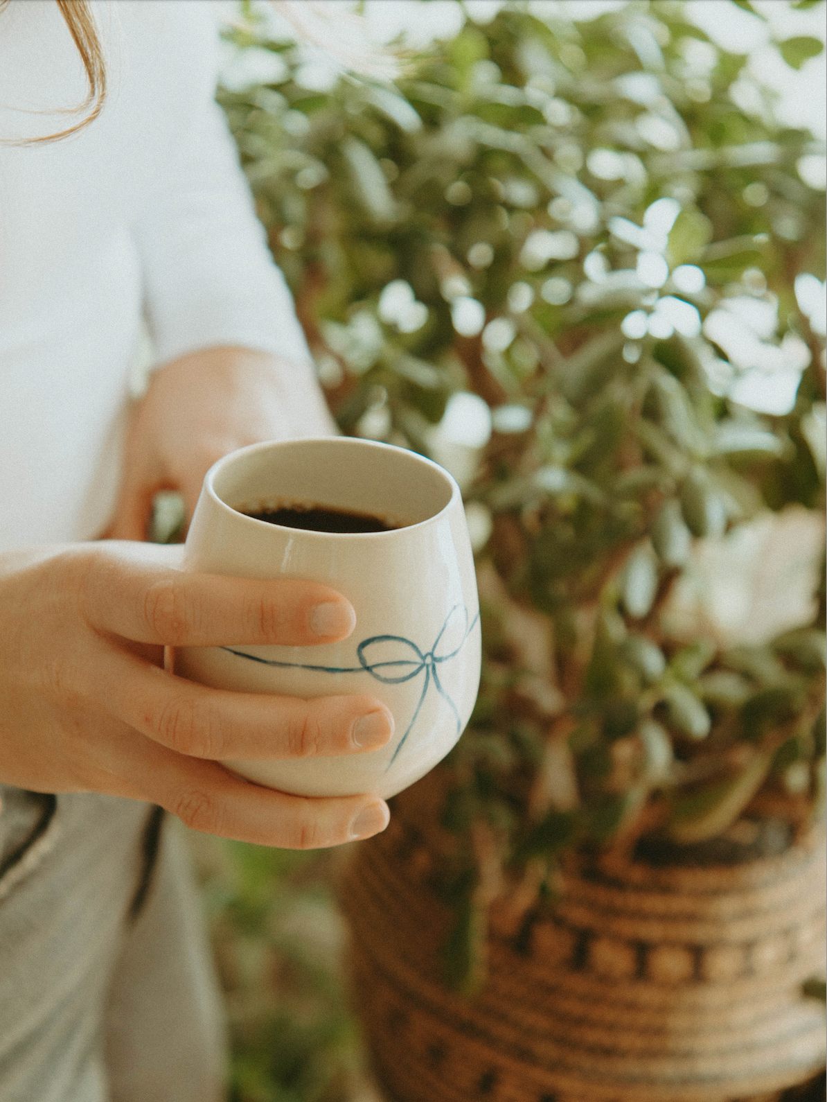 BLUE BOW CUP